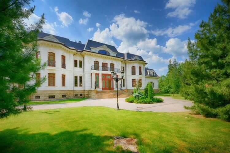 7. Palácio Barroco - São Petersburgo, Rússia