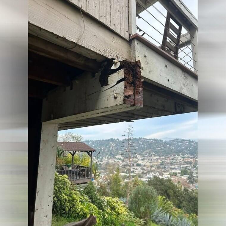 These Support Beams Aren't Very Supportive