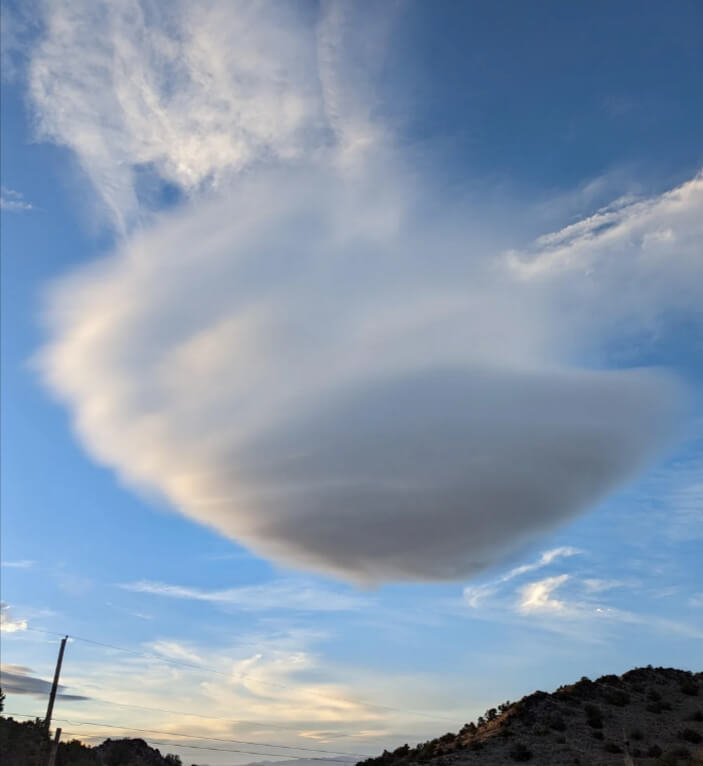 Lenticular (Altocumulus Lenticularis): Mountain UFOs
