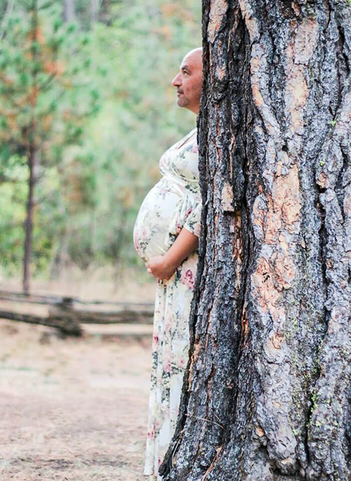 Taking the Spotlight in a Maternity Photo Shoot