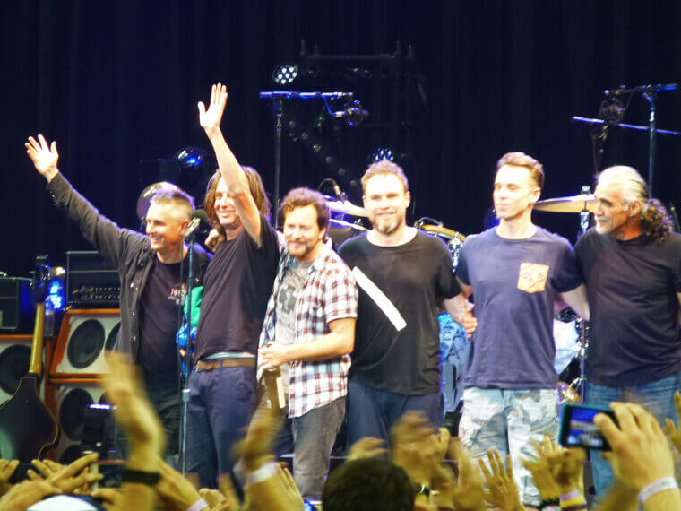 Pearl Jam Demanded Backstage Composting and Fresh Organic Kale Juices