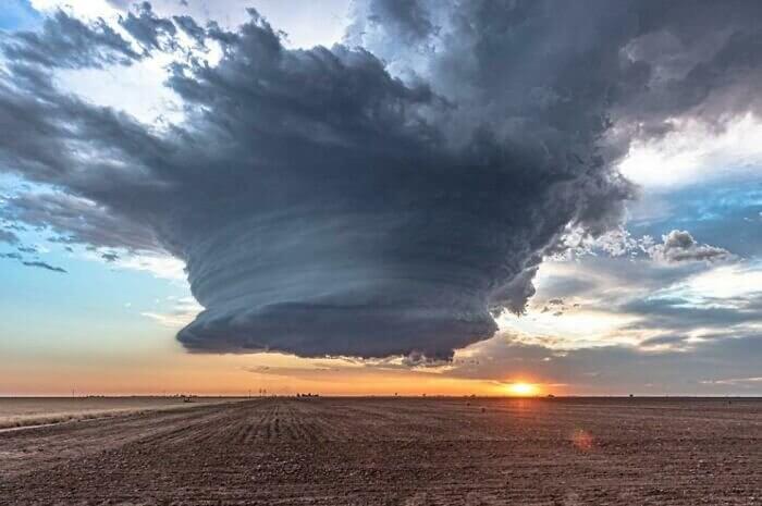 A 60,000-Foot Supercell
