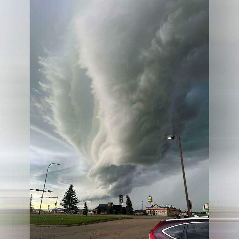 A Twisted Cloud Formation in Alberta