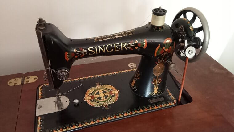 Antigua m谩quina de coser Singer valorada en 500 d贸lares