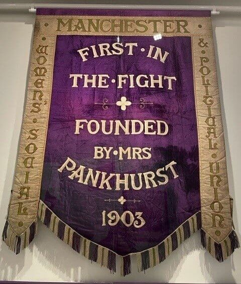 Un trozo de tela que alcanz贸 silenciosamente los 24.000 d贸lares