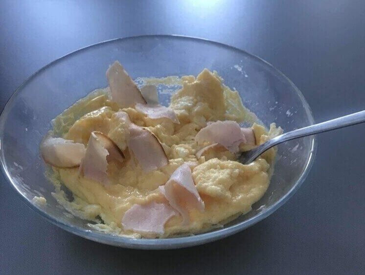 You Can Scramble Eggs in a Microwave
