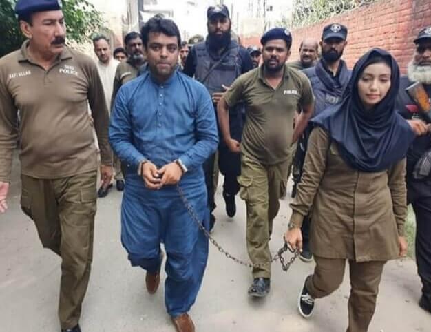 女警察官を殴った弁護士が法廷で彼女と鉢合わせ