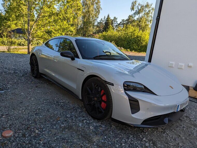 ​The Status Charger (EV)