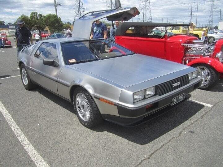 O clássico DeLorean DMC-12