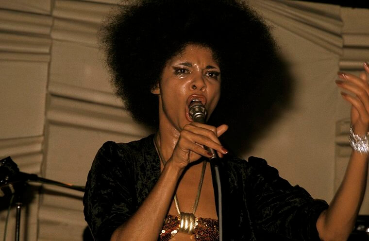 Betty Davis, 77 anos