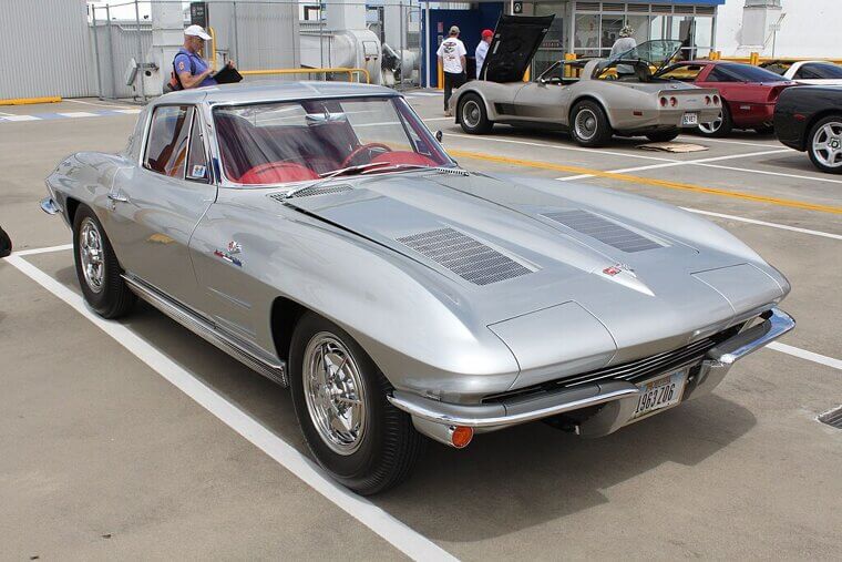 Corvette C2 Sting Ray (1963 Split-Window Coupe)