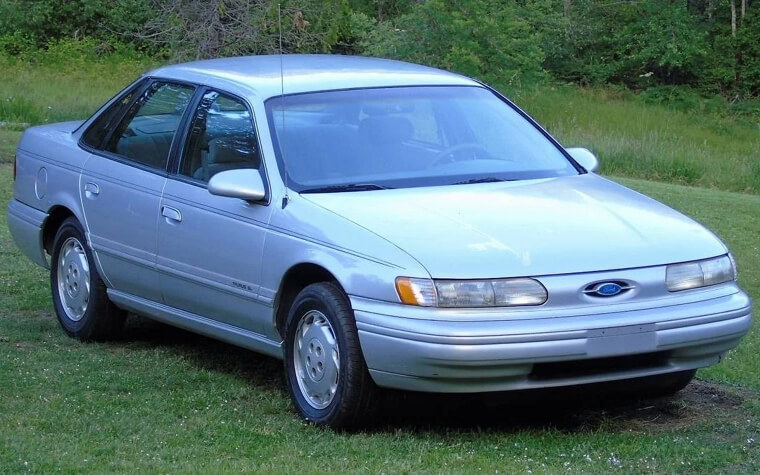 1995: Ford Taurus