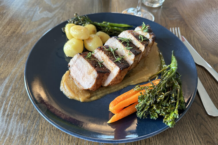 Pork Chops With Applesauce