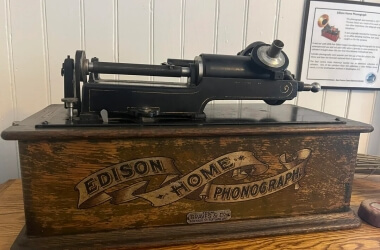 Things Everyone Born in Your Decade Remembers