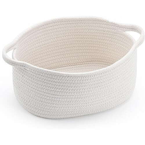 Charming Woven Storage Basket that Organizes with Style. 