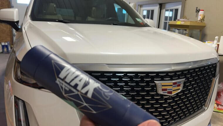 Apply Car Wax Regularly to Protect the Paint