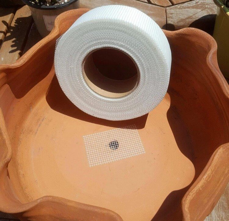 Coloque telas de malha em seus vasos