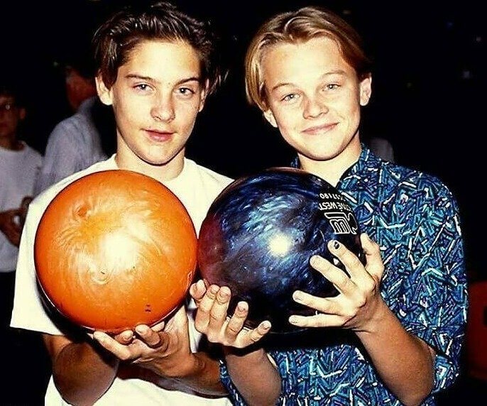 1989年のレオナルド・ディカプリオとトビー・マグワイア