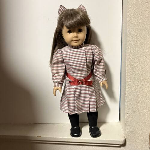 Uma boneca Samantha American Girl vale cerca de US$4,000 (por volta de R$19,700)