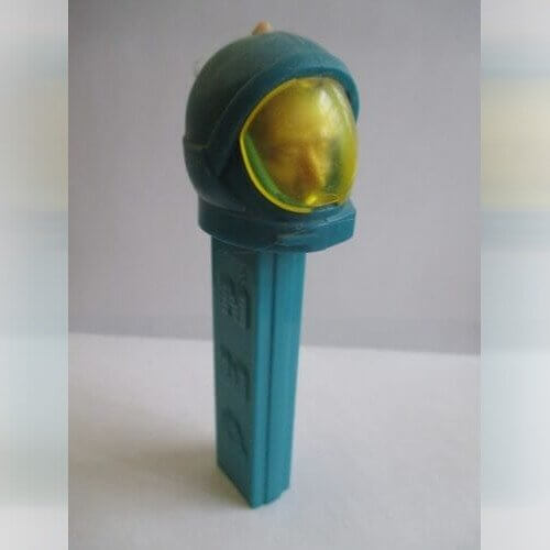 El Prototipo Del Pastillero Pez De 1982 Vale $32,205