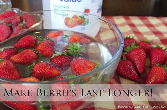 Use Vinegar To Keep Berries Ripe