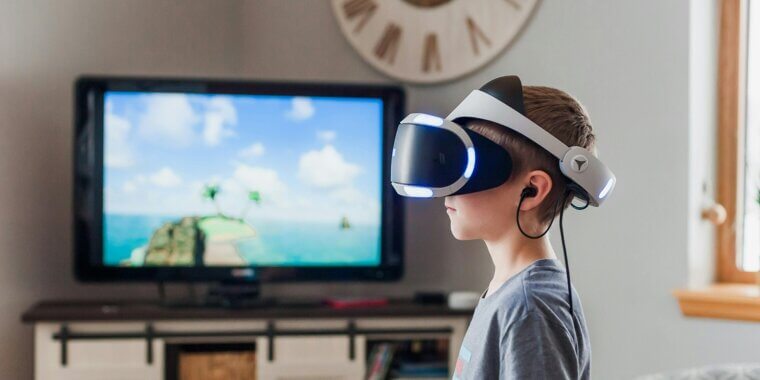 Older/unsupported Virtual Reality Headsets on Clearance