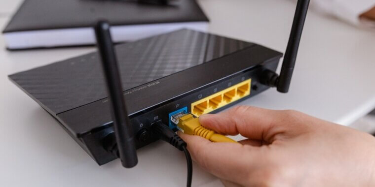 Under-Specced Routers or Dual-Band Mesh in Busy Homes