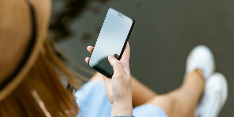 Refurbished Phones Without Disclosed Battery Health or Support Window