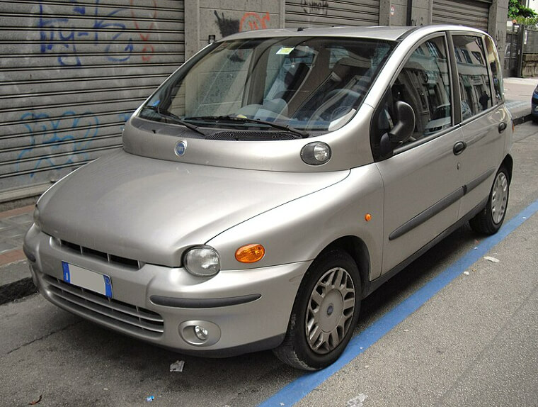 21. Fiat Multipla - 18,000 dollár