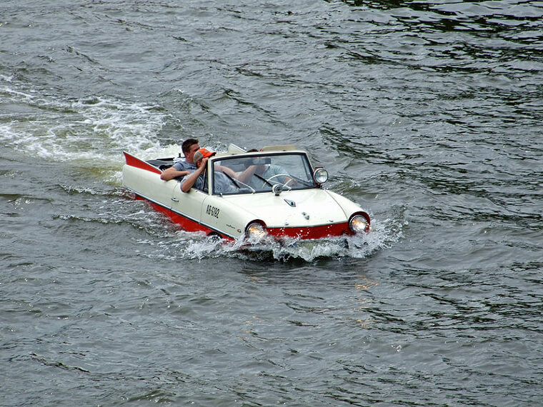 4. Amphicar - 123,400 dollár