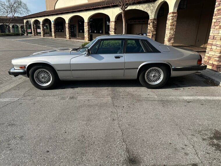 Jaguar XJ12