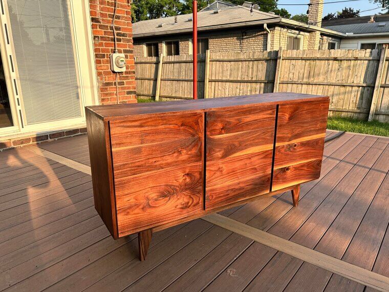 The Credenza Silhouette Still Can't Be Beaten