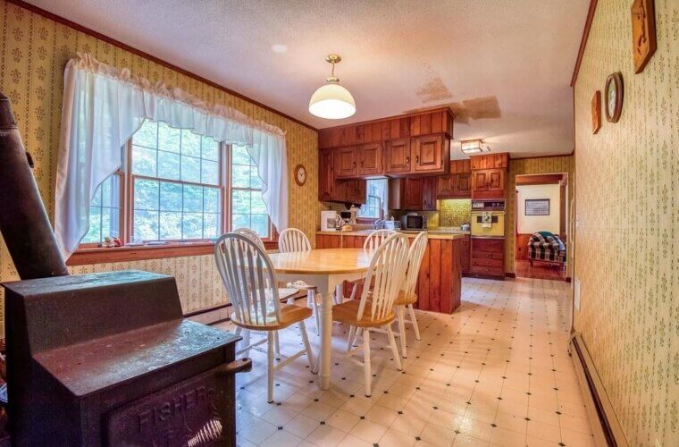 Back When Harvest Gold Took Over the Entire Kitchen