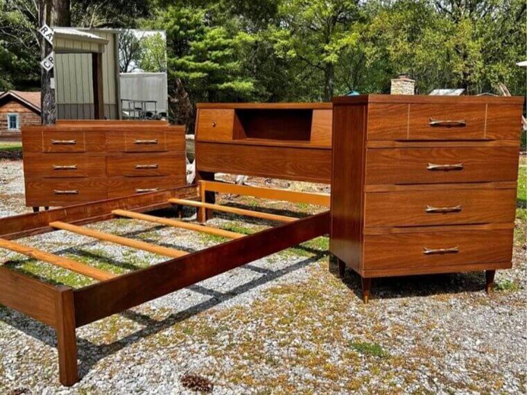 Matching Bedroom Sets: Overwhelming or Magnificent?