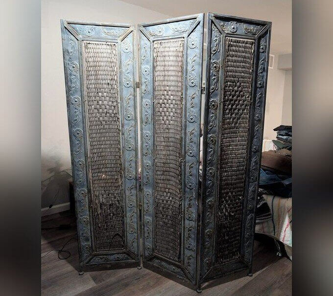 Wrought Iron Dividers: Absurd or Architectural?