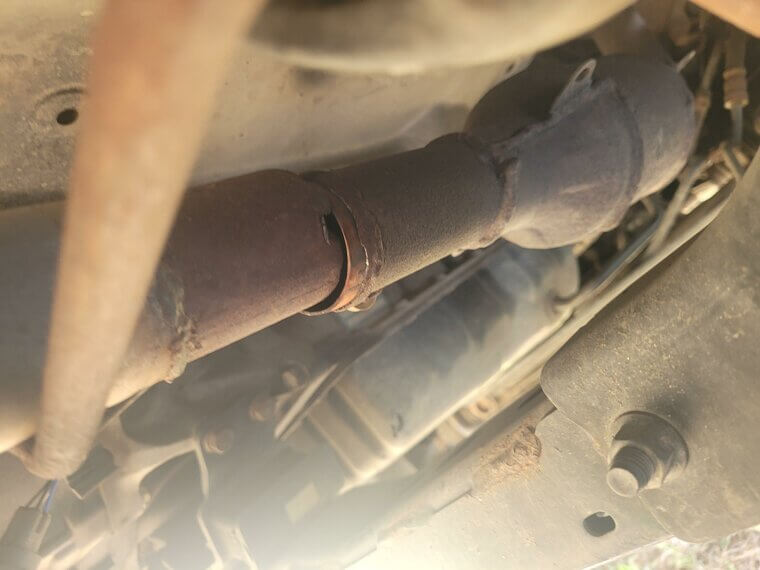Patching a Leaky Exhaust With a Kit