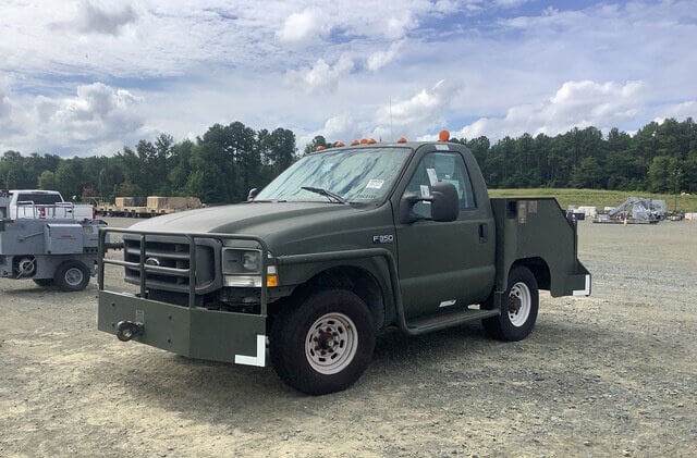 2000 Ford F-350 Super Duty Tow Tractor