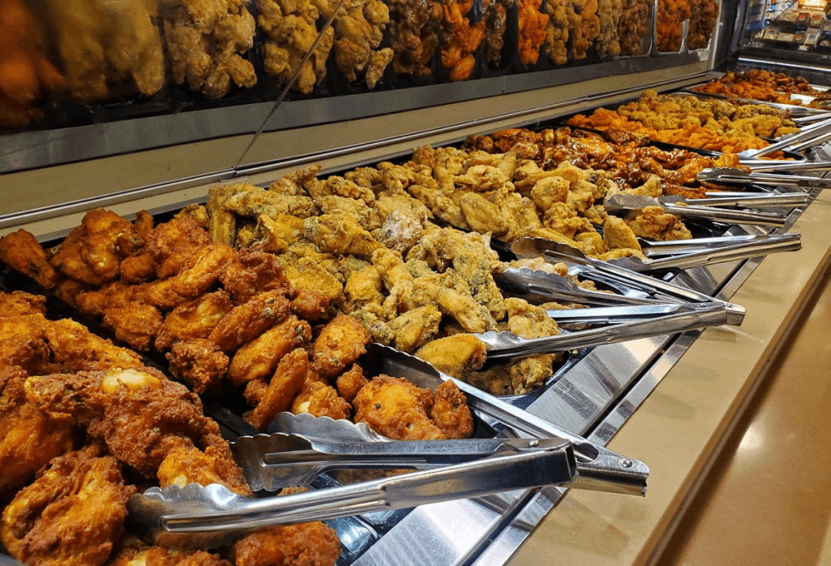 Buffet Foods That Chefs Never Eat