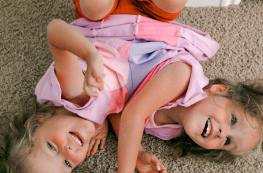 Вот чем занимаются сросшиеся близнецы Кендра и Малия в эти дни