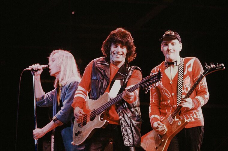 Cheap Trick - Budokan 1978 - The Screaming Pandemonium That Created Global Hits