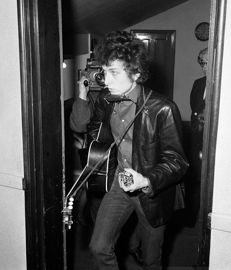 Bob Dylan - Royal Albert Hall 1966 - The Controversial Electric Evolution of Folk