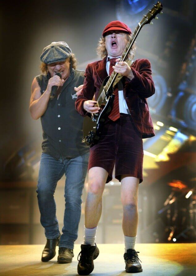 AC/DC - River Plate 2009 - An Awe-Inspiring Sea of 66,000 Bouncing Fans