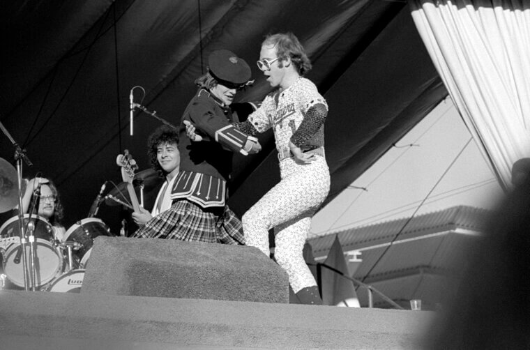 Elton John - Dodger Stadium 1975 - A Dazzling Display of Sequined Pop-Rock Showmanship
