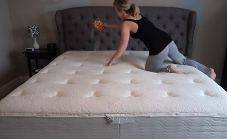How to Easily Keep Your Mattress Smelling Good