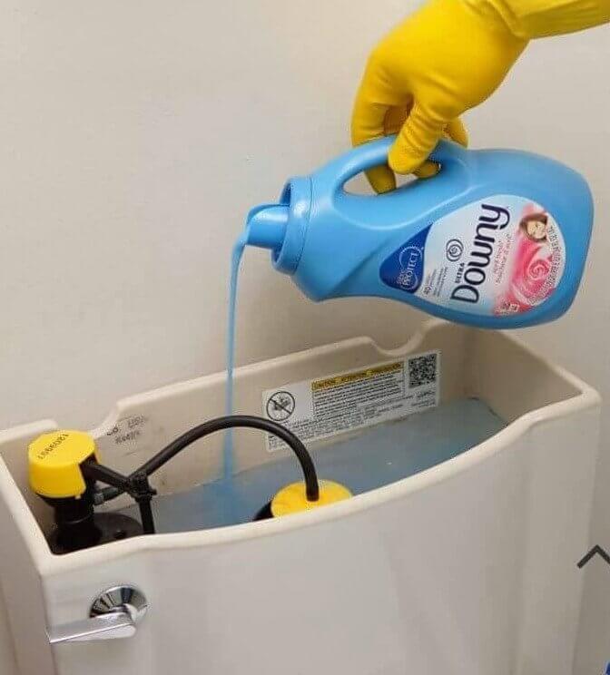 Pour Laundry Detergent Into Your Toilet's Tank