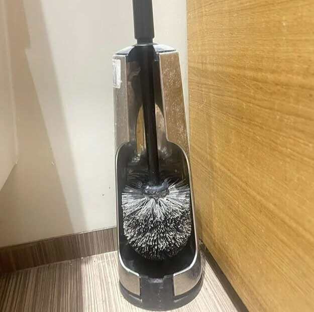 Reduce Bathroom Smells by Spraying Your Toilet Brush With Lemon