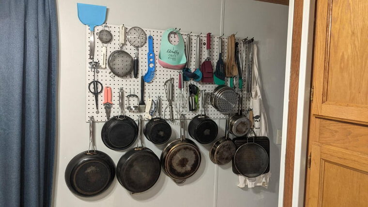 Accrocher Tes Casseroles Avec Cette Astuce