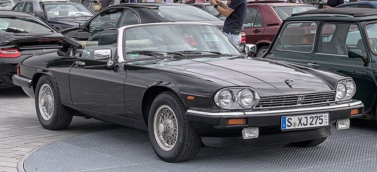 Convertibles & Coupes: Black (21%)