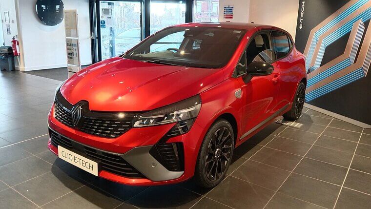 Compact Cars: Red & Silver (tied at 10%)