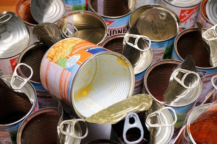 Les boîtes de conserve ouvertes